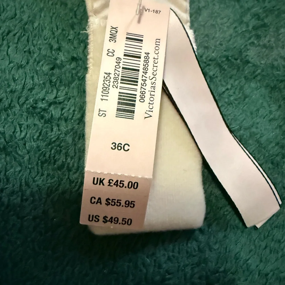 Victoria's Secret Cream Bra - Picture 4 of 4